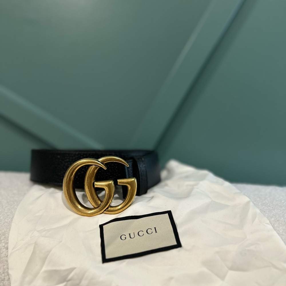 Gucci Black Leather Belt with Gold GG Buckle